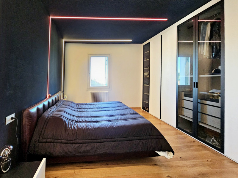 Proponiamo in vendita a Padova, moderno appartamento in via Giuseppe Cesare Abba, ubicato in un c...