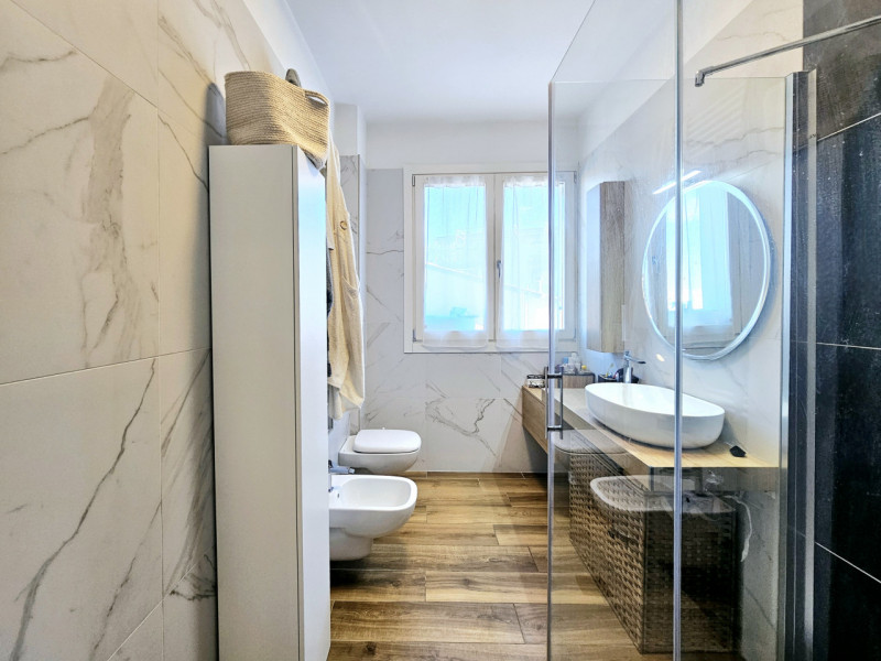 Proponiamo in vendita a Padova, moderno appartamento in via Giuseppe Cesare Abba, ubicato in un c...