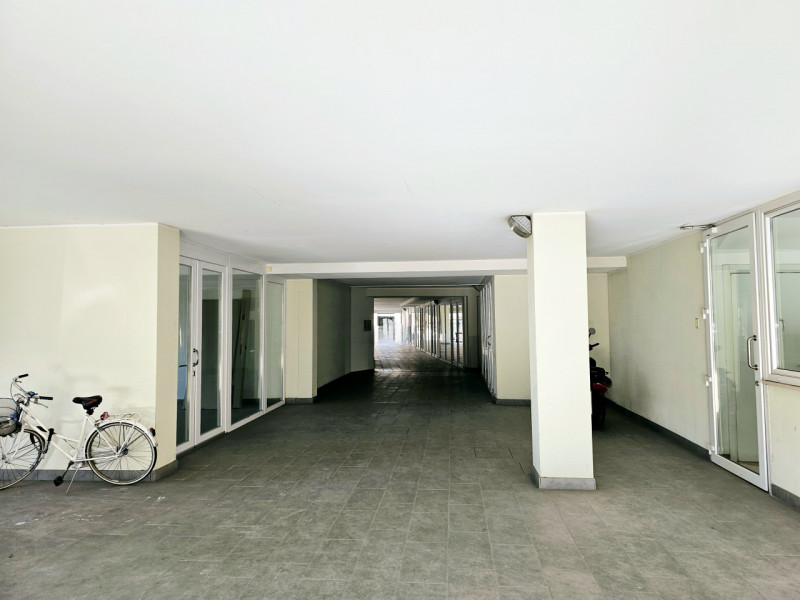 Proponiamo in vendita a Padova, moderno appartamento in via Giuseppe Cesare Abba, ubicato in un c...