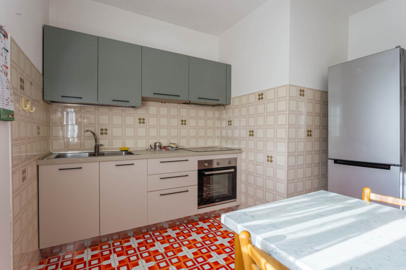 Nel centro di Agna, all’interno di una piccola palazzina composta da sole quattro unità, proponia...