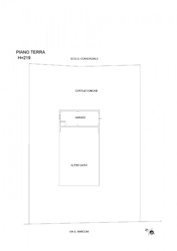 Nel centro di Agna, all’interno di una piccola palazzina composta da sole quattro unità, proponia...