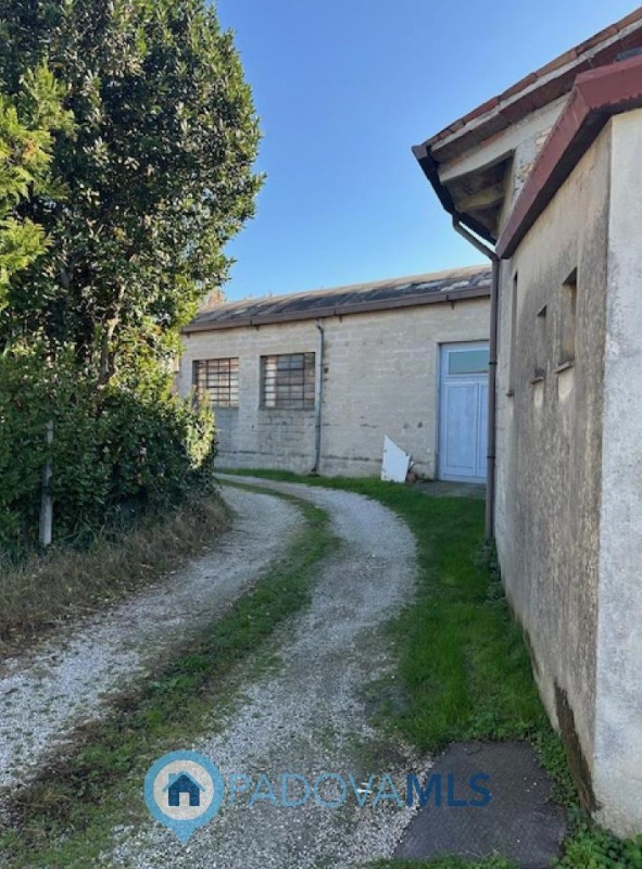 Immobile in esclusiva al Gruppo Padova MLS.
Scopri questa straordinaria opportunità di investimen...