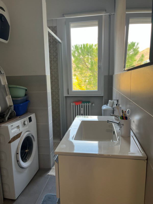 Scopri questo affascinante appartamento situato nel cuore di Serravalle, una delle zone più ricer...