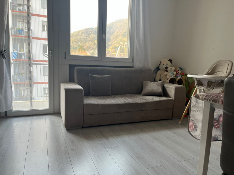 Scopri questo affascinante appartamento situato nel cuore di Serravalle, una delle zone più ricer...