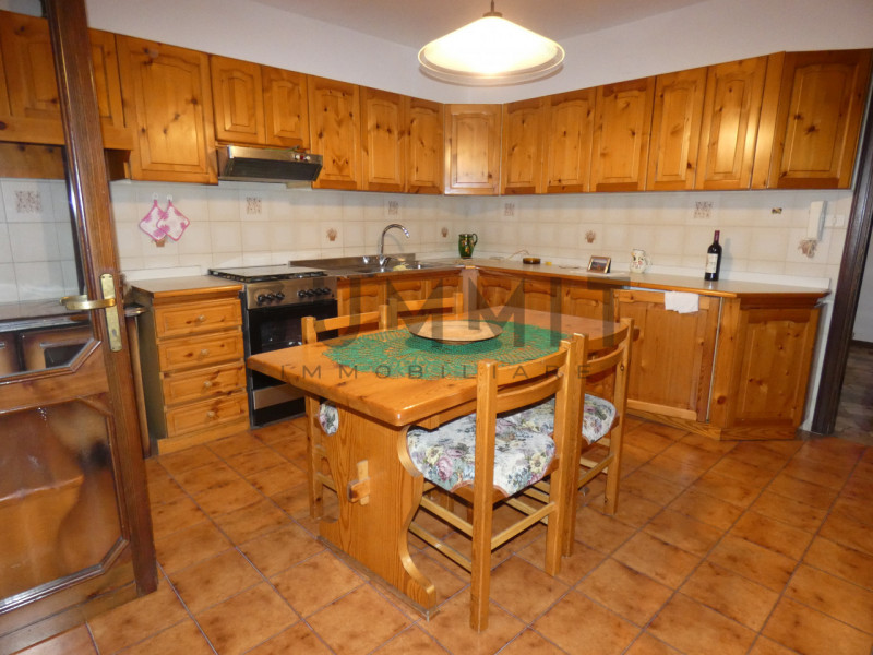 VALLI DEL PASUBIO - Sant'Antonio: TRICAMERE ABITABILE DA SUBITO comodo ai servizi e alle scuole. ...