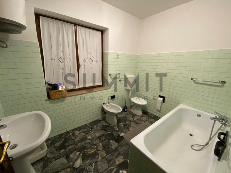 VALLI DEL PASUBIO - Sant'Antonio: TRICAMERE ABITABILE DA SUBITO comodo ai servizi e alle scuole. ...