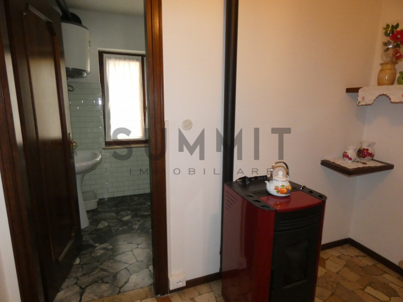 VALLI DEL PASUBIO - Sant'Antonio: TRICAMERE ABITABILE DA SUBITO comodo ai servizi e alle scuole. ...