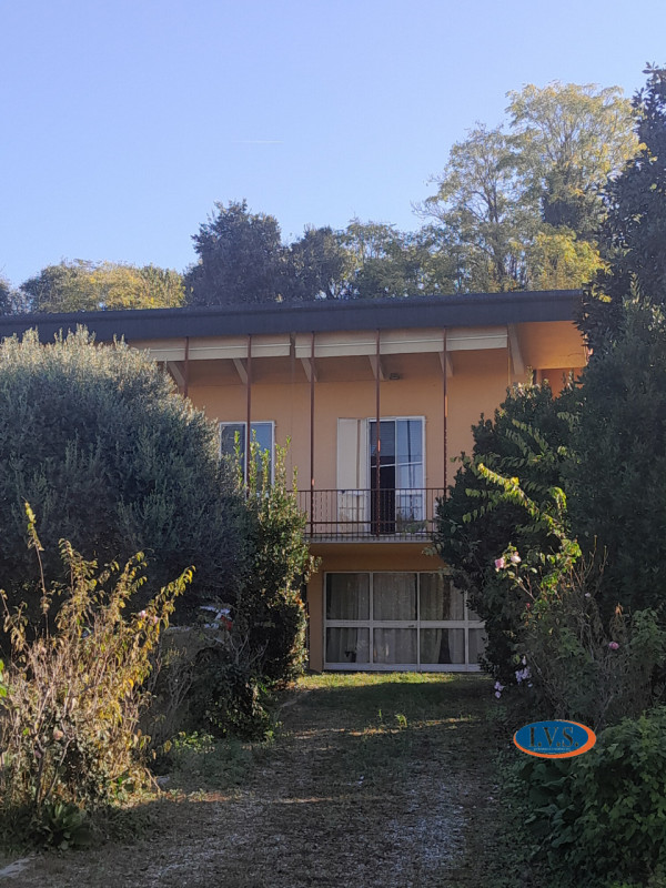 MONTEGALDA (VI): Proponiamo CASA SINGOLA  con ampio giardino in una posizione centrale del paese ...