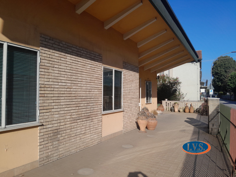 MONTEGALDA (VI): Proponiamo CASA SINGOLA  con ampio giardino in una posizione centrale del paese ...