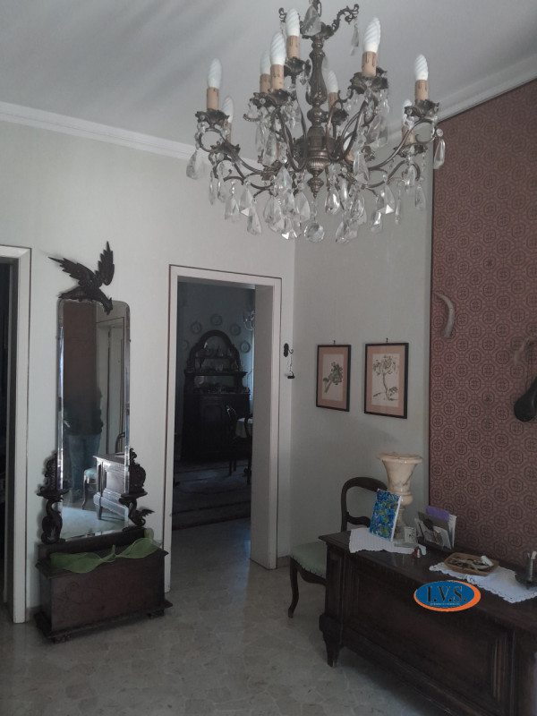 MONTEGALDA (VI): Proponiamo CASA SINGOLA  con ampio giardino in una posizione centrale del paese ...