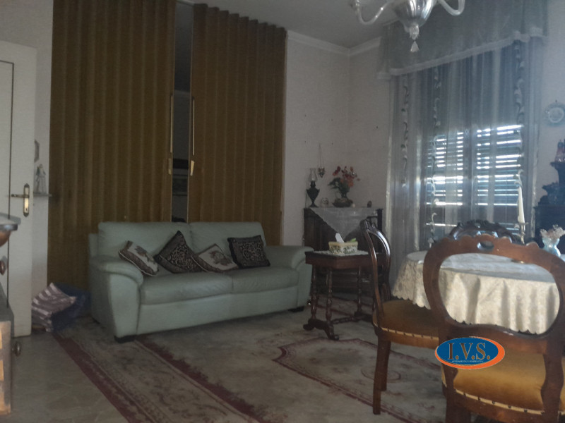 MONTEGALDA (VI): Proponiamo CASA SINGOLA  con ampio giardino in una posizione centrale del paese ...