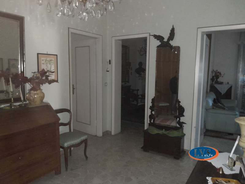 MONTEGALDA (VI): Proponiamo CASA SINGOLA  con ampio giardino in una posizione centrale del paese ...