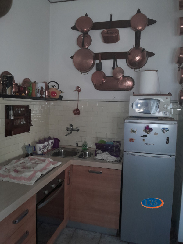 MONTEGALDA (VI): Proponiamo CASA SINGOLA  con ampio giardino in una posizione centrale del paese ...