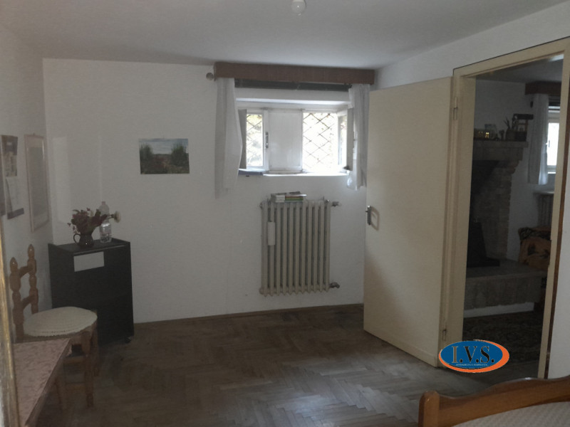 MONTEGALDA (VI): Proponiamo CASA SINGOLA  con ampio giardino in una posizione centrale del paese ...