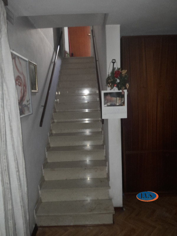 MONTEGALDA (VI): Proponiamo CASA SINGOLA  con ampio giardino in una posizione centrale del paese ...