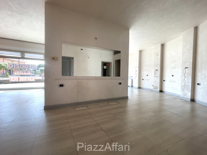 All'inizio della zona Ex-Piscina - "Ex Foro Boario" - ubicato proprio davanti al supermercato Eur...