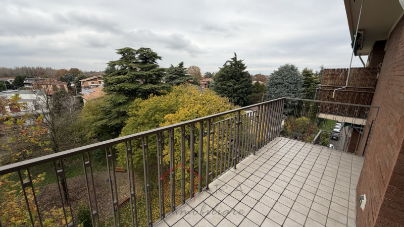 Sara Immobiliare propone in esclusiva un elegante appartamento di 148 mq, situato nell’ambita zon...