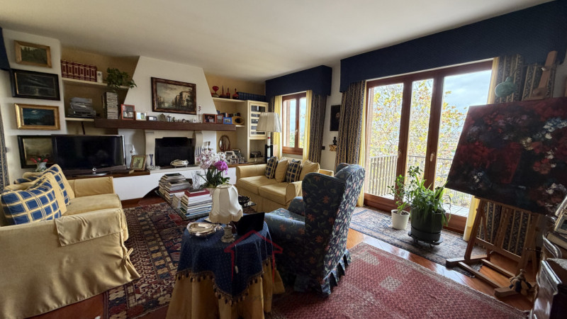 Sara Immobiliare propone in esclusiva un elegante appartamento di 148 mq, situato nell’ambita zon...