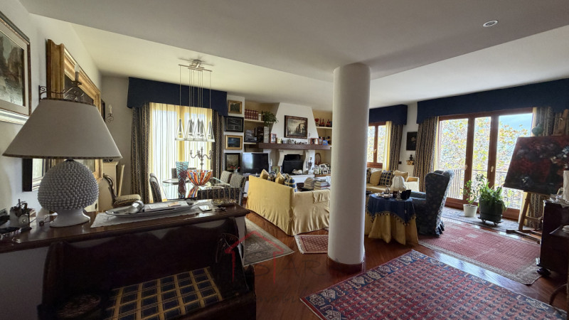 Sara Immobiliare propone in esclusiva un elegante appartamento di 148 mq, situato nell’ambita zon...