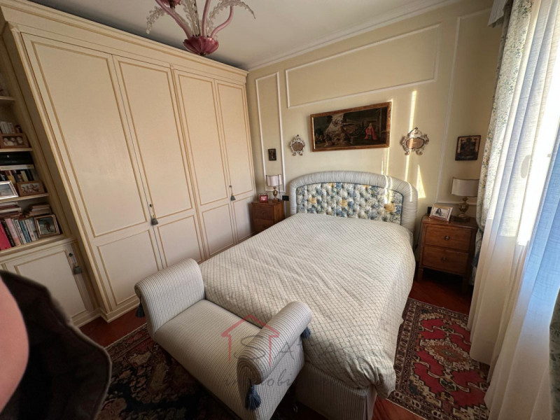 Sara Immobiliare propone in esclusiva un elegante appartamento di 148 mq, situato nell’ambita zon...