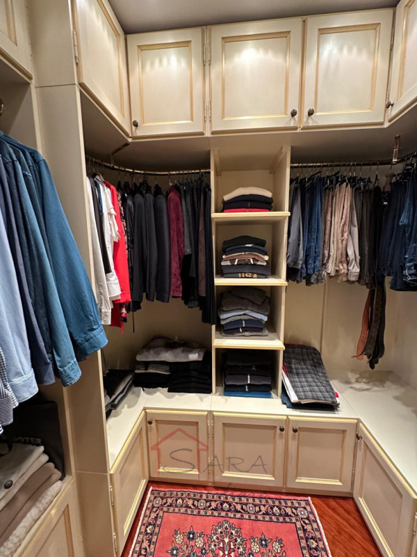 Sara Immobiliare propone in esclusiva un elegante appartamento di 148 mq, situato nell’ambita zon...