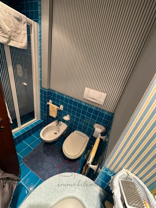 Sara Immobiliare propone in esclusiva un elegante appartamento di 148 mq, situato nell’ambita zon...