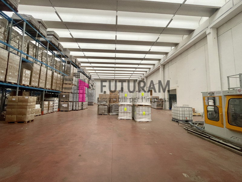 RIF: 115NM - PADOVA - PER INFO: 340335 8378 - 0444310220

Propongo in AFFITTO capannone produttiv...
