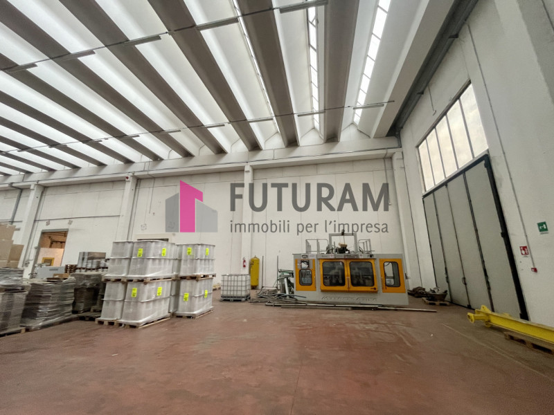 RIF: 115NM - PADOVA - PER INFO: 340335 8378 - 0444310220

Propongo in AFFITTO capannone produttiv...