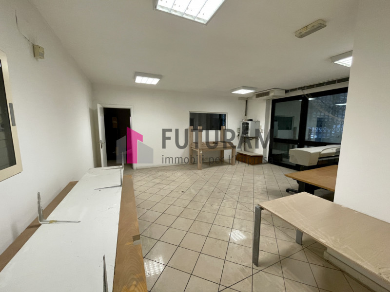 RIF: 115NM - PADOVA - PER INFO: 340335 8378 - 0444310220

Propongo in AFFITTO capannone produttiv...