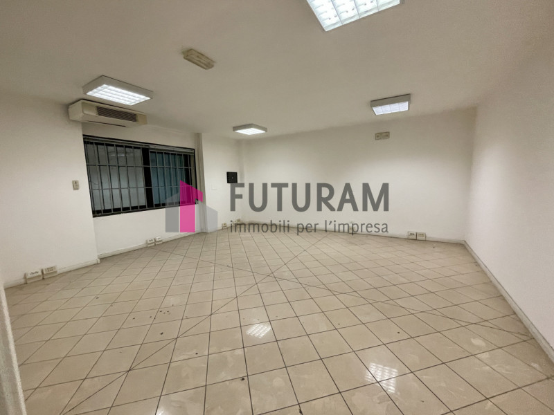 RIF: 115NM - PADOVA - PER INFO: 340335 8378 - 0444310220

Propongo in AFFITTO capannone produttiv...