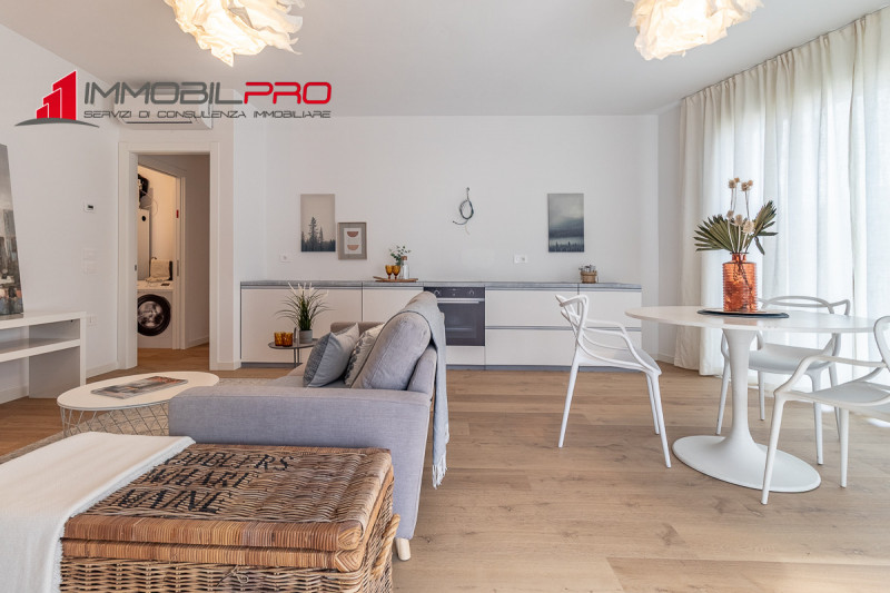 ESCLUSIVA IMMOBILPRO!!! NO IVA!!! RISPARMI € 8.000,00!
Un bicamere moderno, funzionale e con un g...