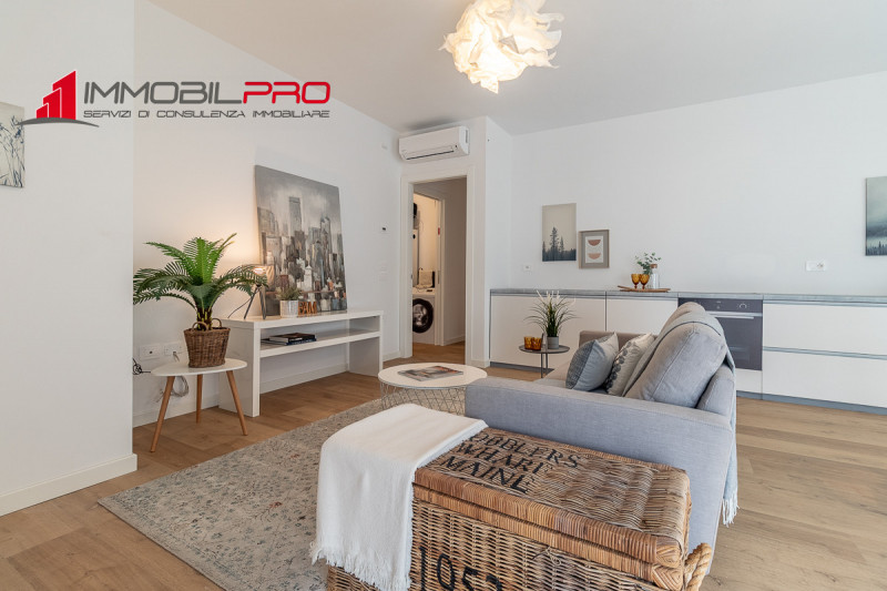 ESCLUSIVA IMMOBILPRO!!! NO IVA!!! RISPARMI € 8.000,00!
Un bicamere moderno, funzionale e con un g...