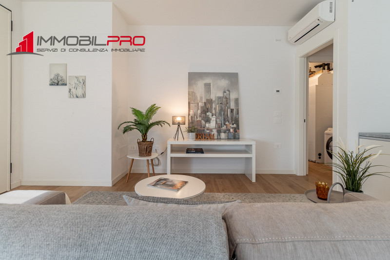 ESCLUSIVA IMMOBILPRO!!! NO IVA!!! RISPARMI € 8.000,00!
Un bicamere moderno, funzionale e con un g...