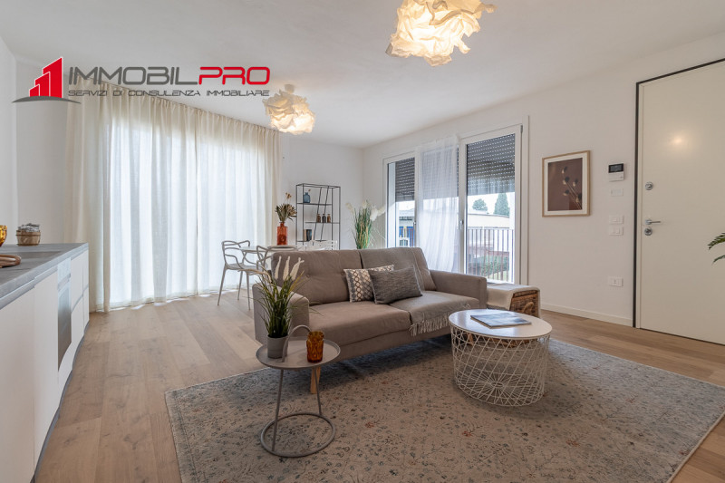 ESCLUSIVA IMMOBILPRO!!! NO IVA!!! RISPARMI € 8.000,00!
Un bicamere moderno, funzionale e con un g...