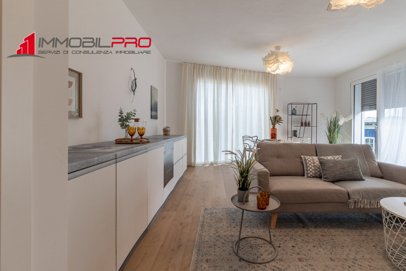 ESCLUSIVA IMMOBILPRO!!! NO IVA!!! RISPARMI € 8.000,00!
Un bicamere moderno, funzionale e con un g...