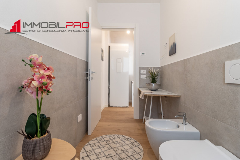 ESCLUSIVA IMMOBILPRO!!! NO IVA!!! RISPARMI € 8.000,00!
Un bicamere moderno, funzionale e con un g...