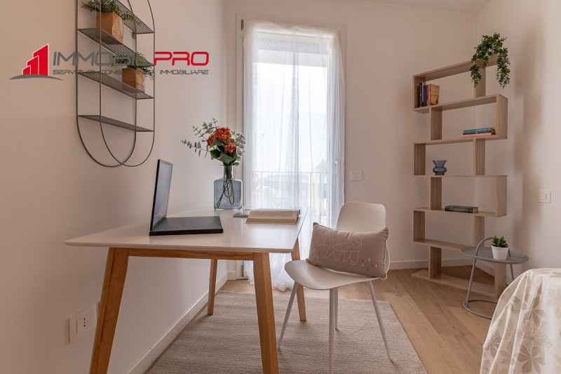 ESCLUSIVA IMMOBILPRO!!! NO IVA!!! RISPARMI € 8.000,00!
Un bicamere moderno, funzionale e con un g...