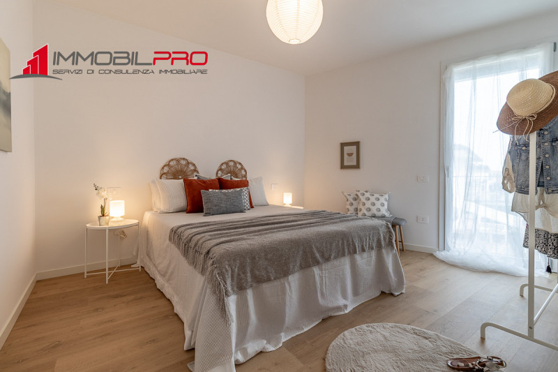 ESCLUSIVA IMMOBILPRO!!! NO IVA!!! RISPARMI € 8.000,00!
Un bicamere moderno, funzionale e con un g...