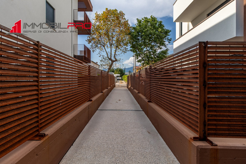 ESCLUSIVA IMMOBILPRO!!! NO IVA!!! RISPARMI € 8.000,00!
Un bicamere moderno, funzionale e con un g...