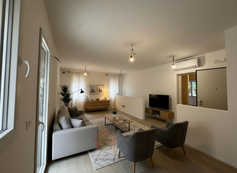 Nel cuore di Padova, Sara Immobiliare propone in vendita un elegante appartamento di 120 mq inser...