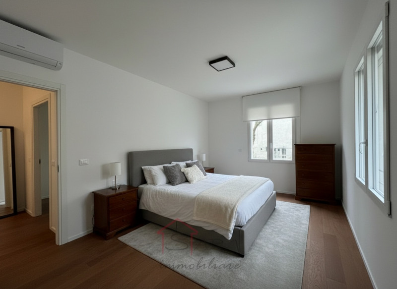 Nel cuore di Padova, Sara Immobiliare propone in vendita un elegante appartamento di 120 mq inser...