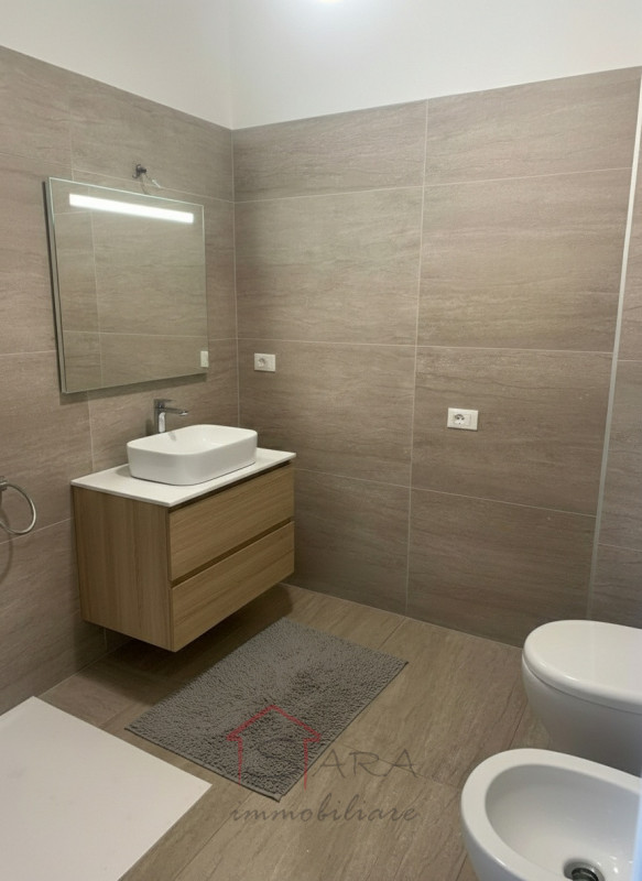 Nel cuore di Padova, Sara Immobiliare propone in vendita un elegante appartamento di 120 mq inser...