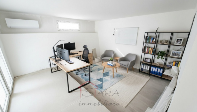 Nel cuore di Padova, Sara Immobiliare propone in vendita un elegante appartamento di 120 mq inser...