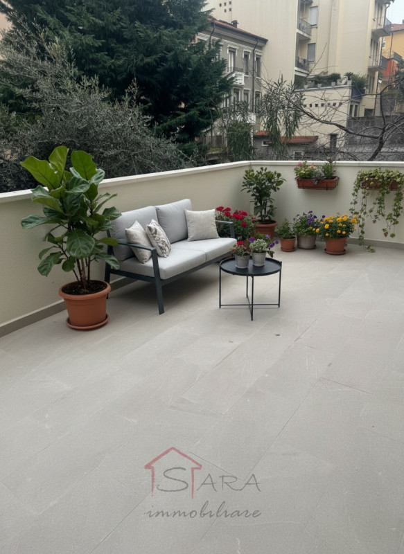 Sara Immobiliare è lieta di presentare un magnifico appartamento situato in centro città. Questo ...