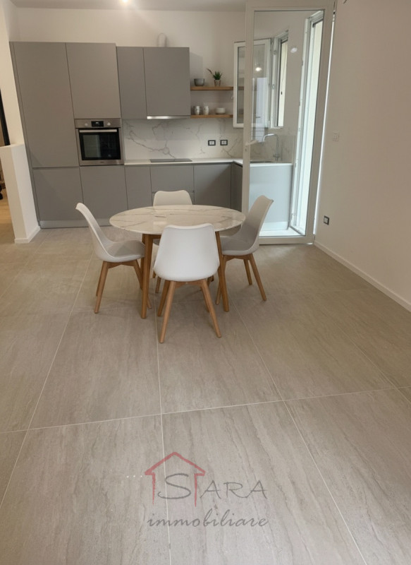 Sara Immobiliare è lieta di presentare un magnifico appartamento situato in centro città. Questo ...