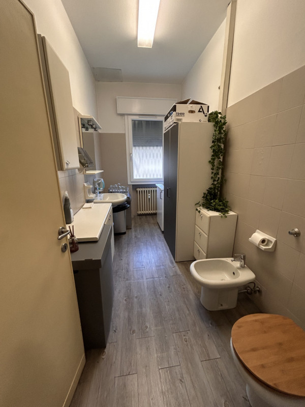 Padova Corso del Popolo Nicoletta Dardilli di AD Casa Padova propone in vendita ufficio al piano ...