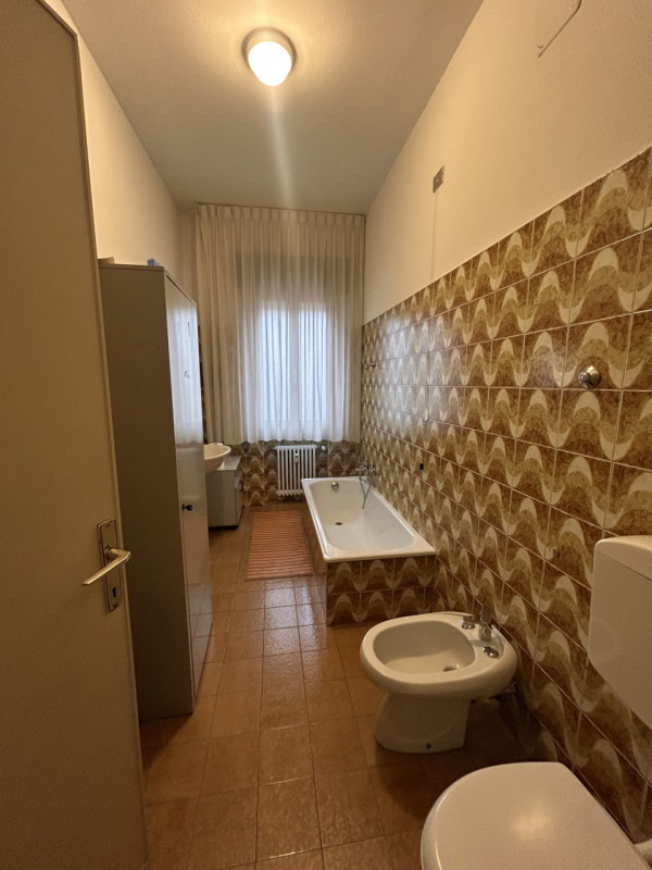 Padova Corso del Popolo Nicoletta Dardilli di AD Casa Padova propone in vendita ufficio al piano ...