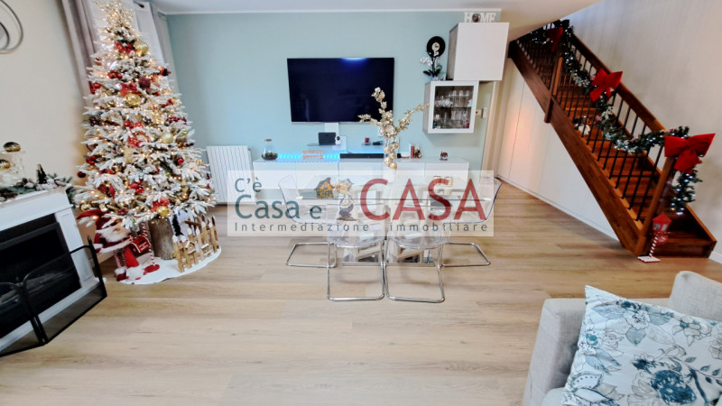 S.DOMENICO: Ottimo contesto abitativo, vicinanze a tutti i servizi, autobus, farmacia, scuole, co...