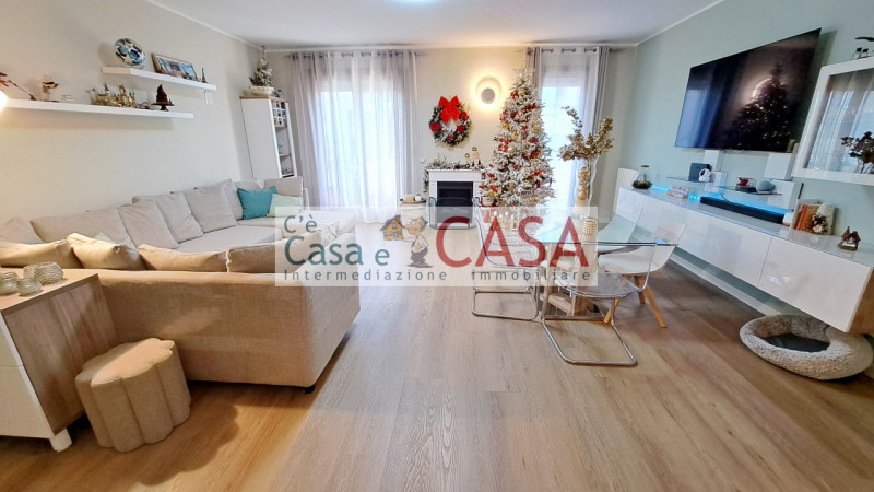 S.DOMENICO: Ottimo contesto abitativo, vicinanze a tutti i servizi, autobus, farmacia, scuole, co...