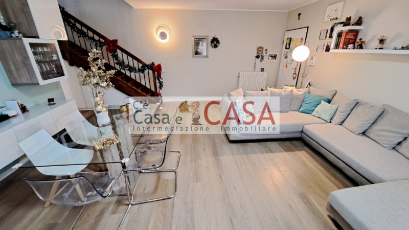 S.DOMENICO: Ottimo contesto abitativo, vicinanze a tutti i servizi, autobus, farmacia, scuole, co...